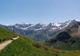 Langsam eröffnet sich der Blick ins Nassfeld.