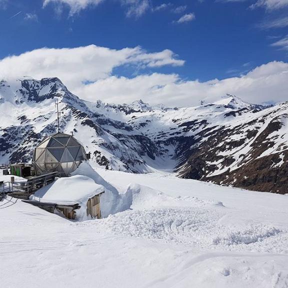 What a view...
#winter #wintertime #sunnyday #mountains #snow #mountainlove #snowymountains #skiing #skiamade #salzburgerland #whataday #roomwithaview #enjoylife #enjoythelittlethings #skigastein #visitbadgastein #sportgastein #mountainlove #landscape #roomwithaview #landscapephotograpy #loveskiing #landscapelover #skiingislife #thesedays #qualitytime #salzburgerland #skiamade #whataday #skifahren #landschaftsfotografie #landschaft #berge #draussenzuhause #bergwelten