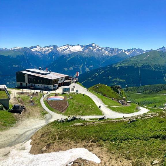 Nice views and the last snow if the season! #gastein #salzburg #schlossalm #familytime