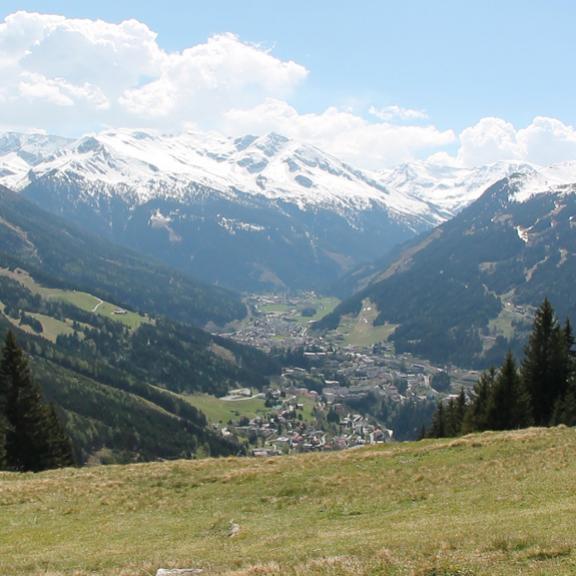 Auf der Poserhöhe liegt einem Bad Gastein zu Füßen